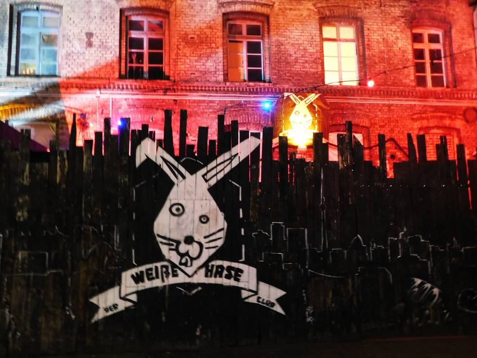 Der Klub „Weiße Hase“ Der Klub „Weiße Hase“